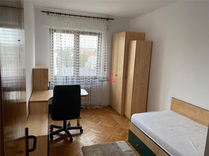 Vatra Luminoasa, oferta unica, 4 camere decomandat, etaj intermediar.